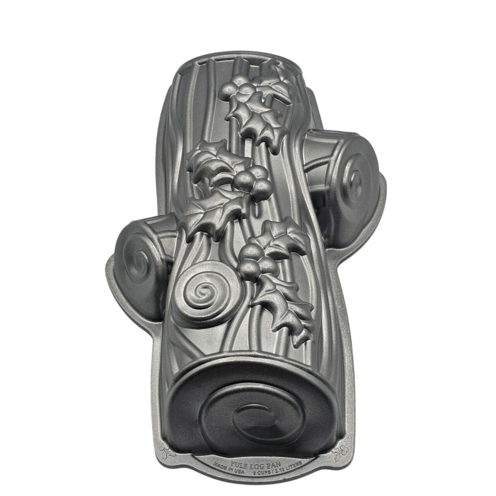 Nordic Ware Yule Log Pan Cast Aluminum 9 Cup Christmas Cake Mold Silver